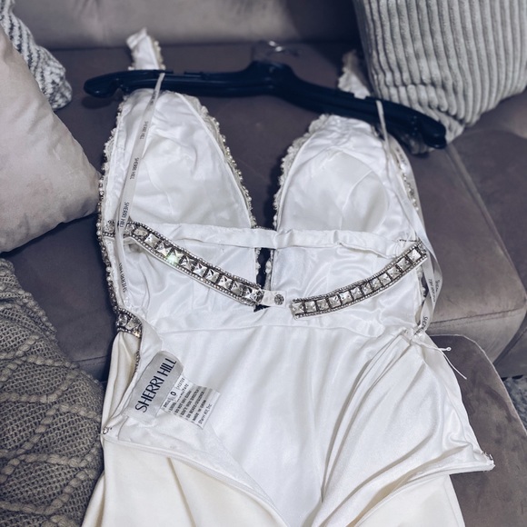 Sherri Hill Size Zero White Full Length Gown - Picture 4 of 9